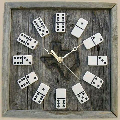 Domino taşından saat
