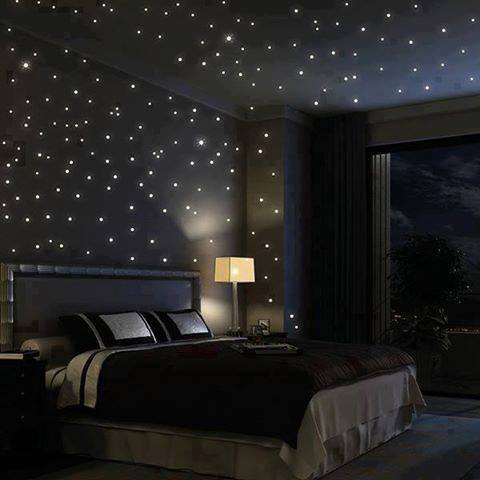 Yatak odalarında yıldız şeklinde led ışıklar