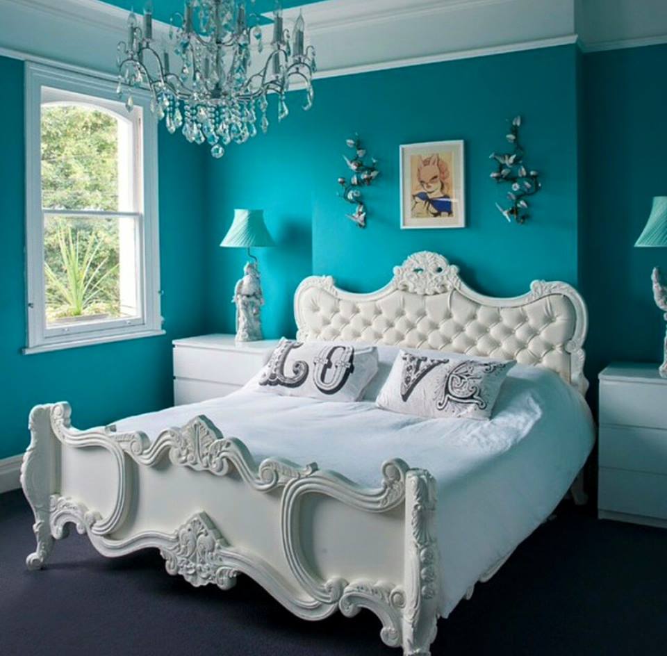 Dekoratif turkuaz mavisi yatak odası
