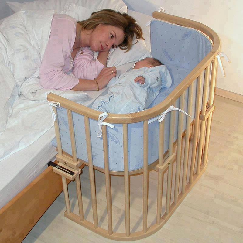 Yatağa sabitlenen bebek beşik