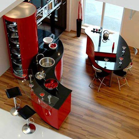 Kırmızı siyah mutfak dekorasyonu